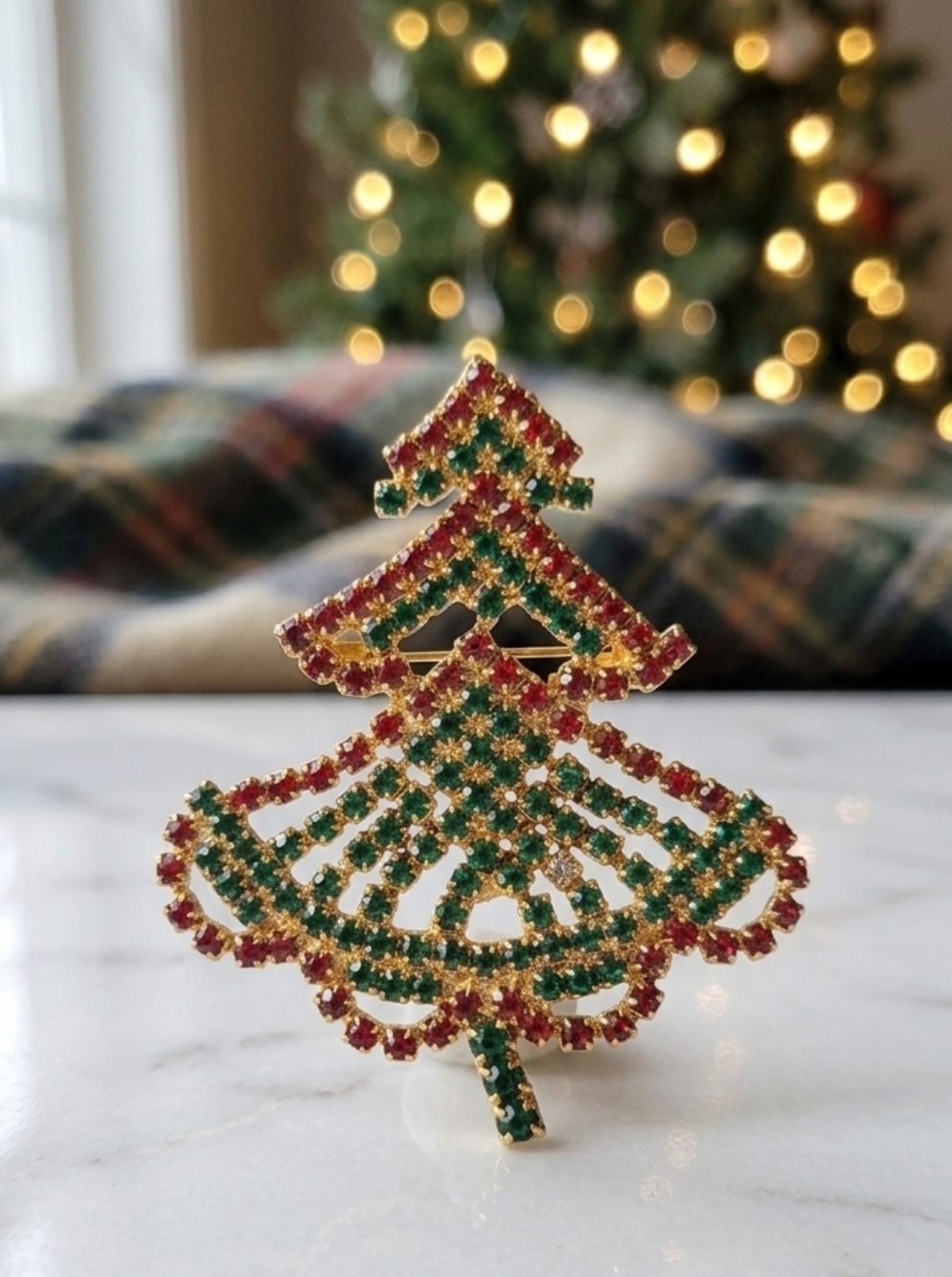 Vintage Reticulated Gold Tone Christmas Tree Brooch